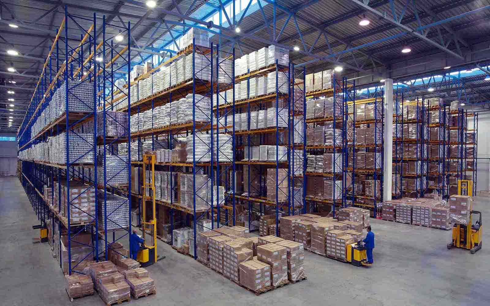 LED high bay light application in Warehouse